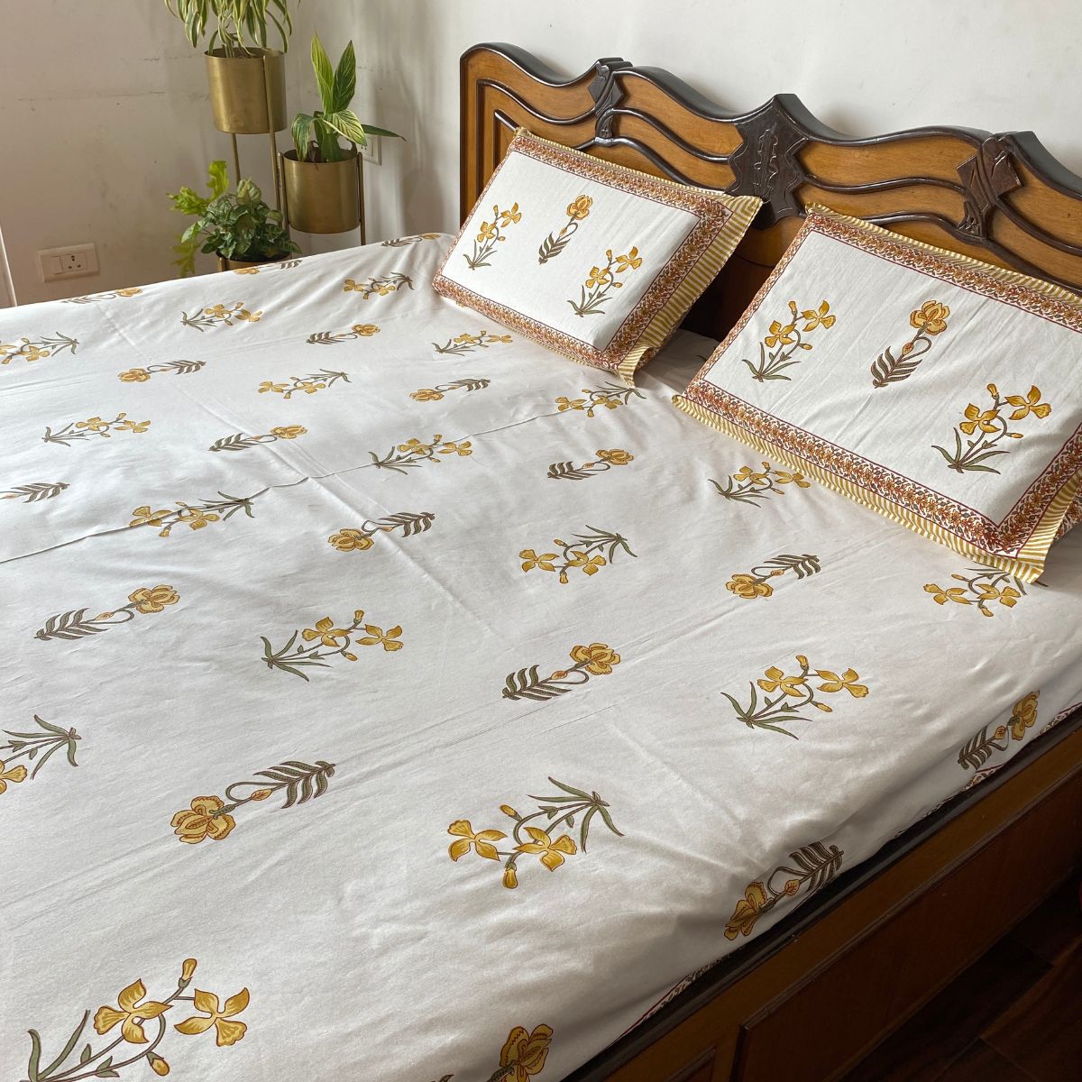 Baghphool Bedsheet Set 100% Cotton, King Size, 100" x 108" - Coral Slub -